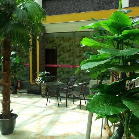 Xinhang Hotel Urumqi Exterior photo